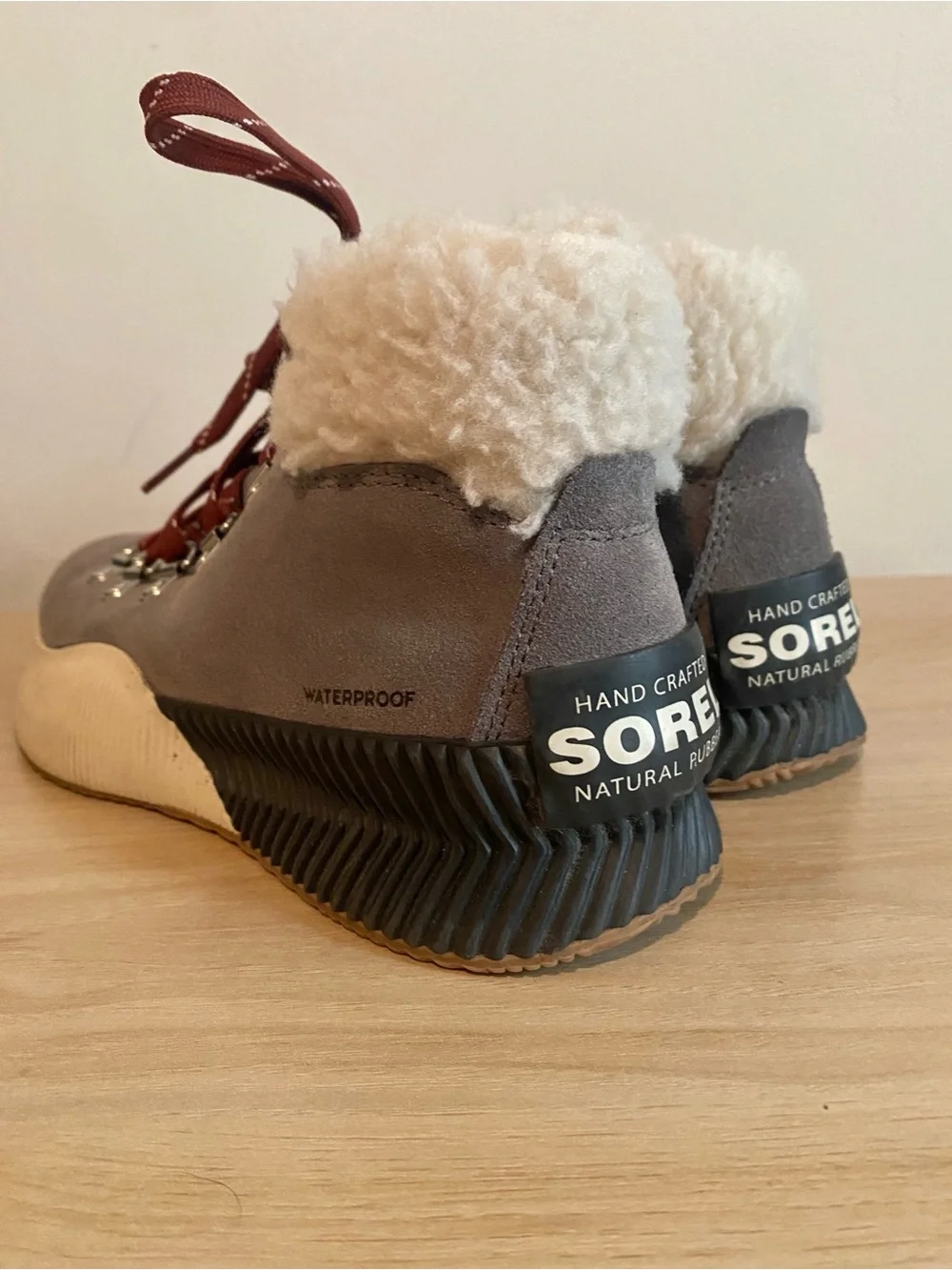 Sorel Gray Suede Waterproof Shearling-Trim Lace-Up Boots with Burgundy Laces 7.5